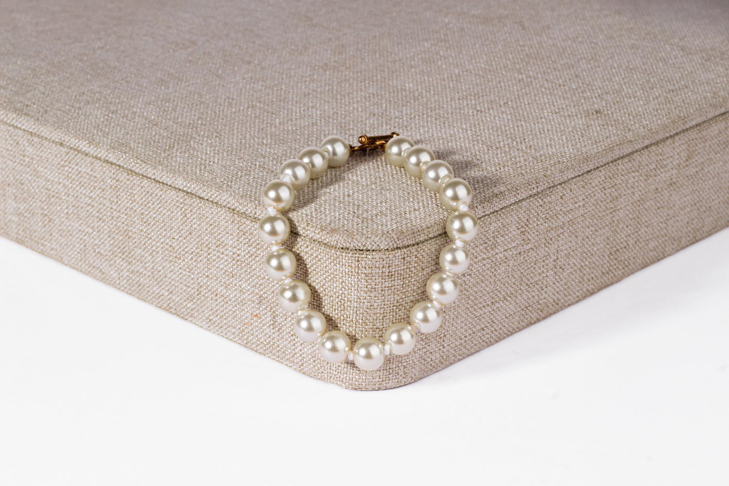 Pulsera clásica blanca