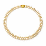 Collar doble de perla crema 6 mm sobre fondo blanco