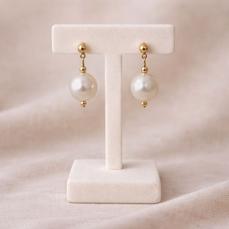 Aretes de perla blanca 12 mm en exhibidor